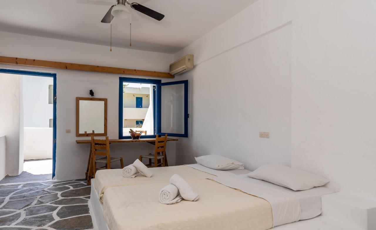 ホテルLagada Beach Economy アダマス エクステリア 写真